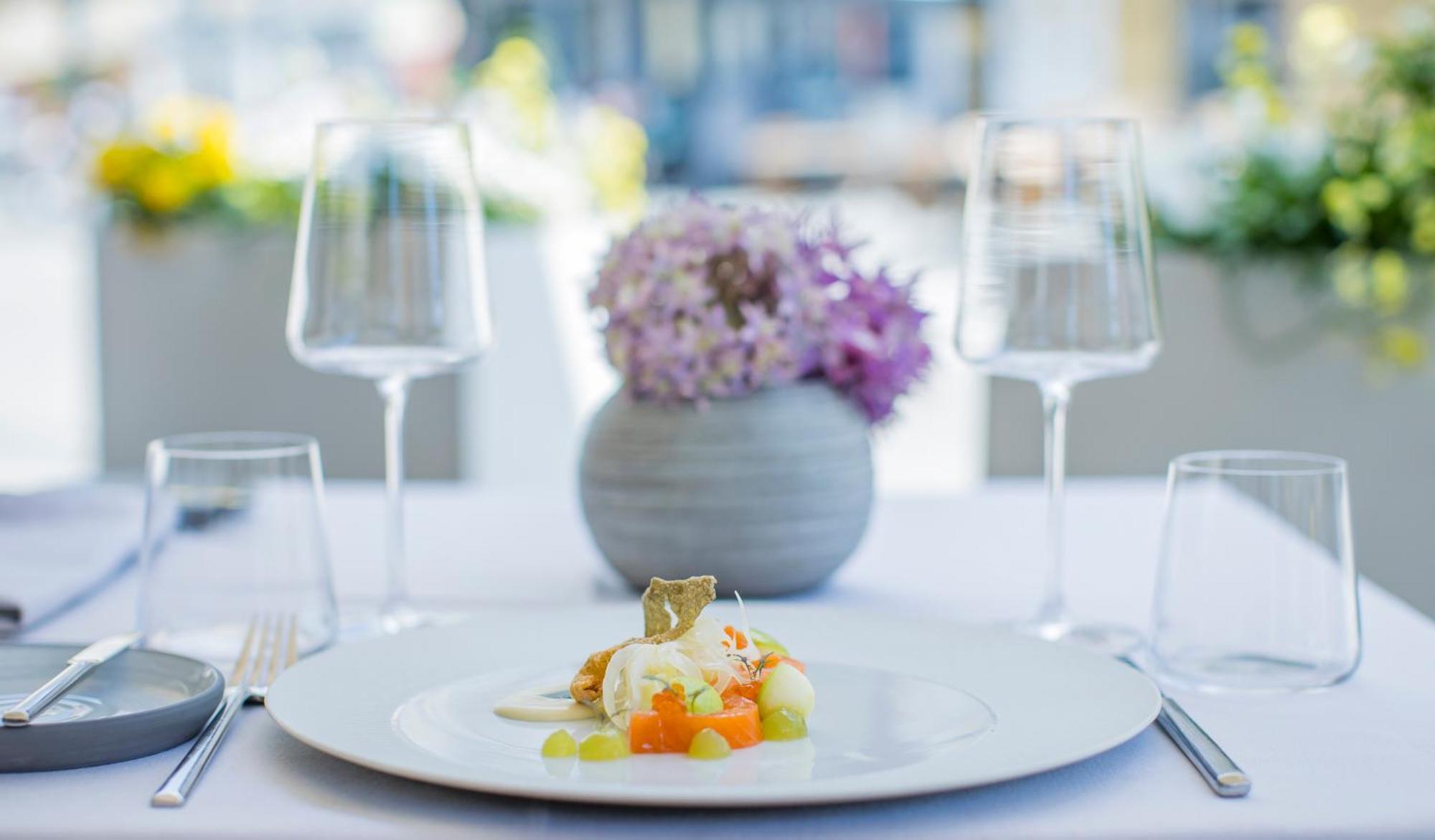 Iris Porsche Hotel & Restaurant Mondsee Exterior photo